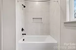 2418 Crestview Dr, Charlotte, NC 28216 - Photo 31