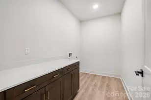 2416 Crestview Dr, Charlotte, NC 28216 - Photo 29