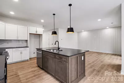 2416 Crestview Drive, Charlotte, NC 28216 - Photo 9