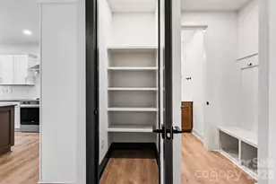 2416 Crestview Dr, Charlotte, NC 28216 - Photo 13