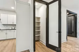 2412 Crestview Dr, Charlotte, NC 28216 - Photo 21