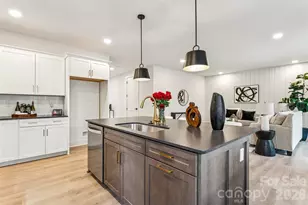 2408 Crestview Dr, Charlotte, NC 28216 - Photo 15