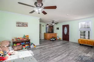 2833 Valleywood Dr, Gastonia, NC 28054 - Photo 9