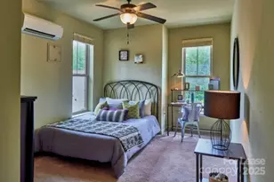 412 Falling Water Ct, Charlotte, NC 28213 - Photo 3