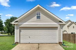 7621 Rolling Meadows Ln, Huntersville, NC 28078 - Photo 3