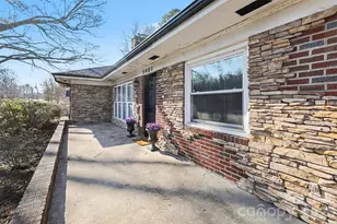 5401 W Sugar Creek Rd, Charlotte, NC 28269 - Photo 25