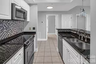 300 W 5th St, Charlotte, NC 28202 - Photo 21