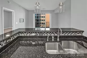 300 W 5th St, Charlotte, NC 28202 - Photo 25