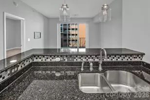 300 W 5th St, Charlotte, NC 28202 - Photo 25