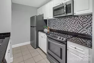 300 W 5th St, Charlotte, NC 28202 - Photo 9