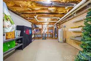 1403 Fleetwood Plaza, Hendersonville, NC 28739 - Photo 25