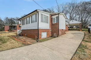 133 S Caldwell Ave, Newton, NC 28658 - Photo 41