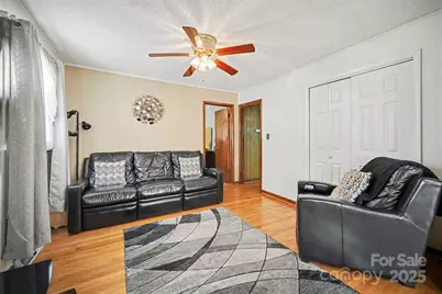 133 S Caldwell Avenue, Newton, NC 28658 - Photo 7