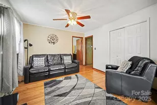 133 S Caldwell Ave, Newton, NC 28658 - Photo 7