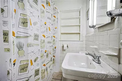 133 S Caldwell Avenue, Newton, NC 28658 - Photo 29