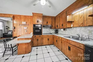 133 S Caldwell Ave, Newton, NC 28658 - Photo 17