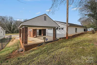 133 S Caldwell Avenue, Newton, NC 28658 - Photo 43