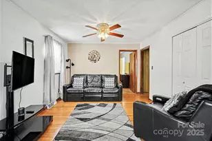 133 S Caldwell Ave, Newton, NC 28658 - Photo 9