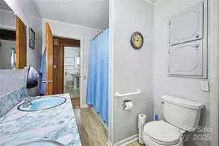 133 S Caldwell Ave, Newton, NC 28658 - Photo 27