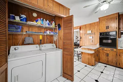 133 S Caldwell Avenue, Newton, NC 28658 - Photo 21