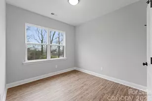 8821 Dogwood Dr, Charlotte, NC 28215 - Photo 21