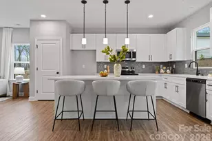 8821 Dogwood Dr, Charlotte, NC 28215 - Photo 7