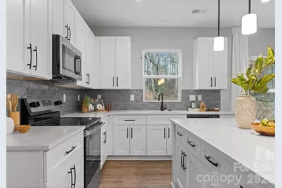 8821 Dogwood Drive, Charlotte, NC 28215 - Photo 5