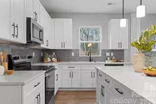 8821 Dogwood Dr, Charlotte, NC 28215 - Photo 5