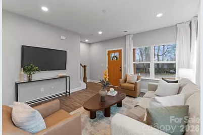 8821 Dogwood Drive, Charlotte, NC 28215 - Photo 9