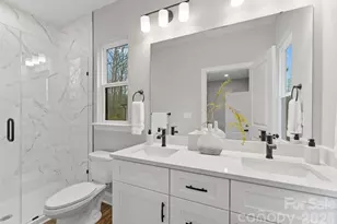 8821 Dogwood Dr, Charlotte, NC 28215 - Photo 19