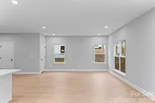 8823 Dogwood Dr, Charlotte, NC 28215 - Photo 11