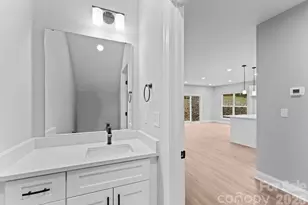 8823 Dogwood Dr, Charlotte, NC 28215 - Photo 15