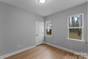 8823 Dogwood Dr, Charlotte, NC 28215 - Photo 23