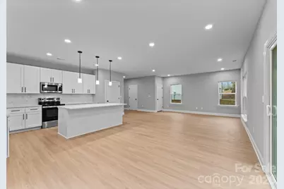 8823 Dogwood Drive, Charlotte, NC 28215 - Photo 3