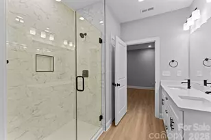 8823 Dogwood Dr, Charlotte, NC 28215 - Photo 19