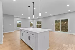 8823 Dogwood Dr, Charlotte, NC 28215 - Photo 5