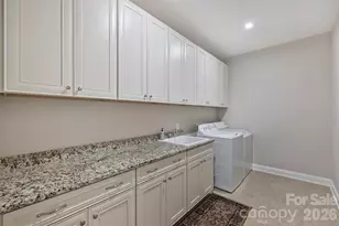 9610 Cresswind Blvd, Charlotte, NC 28215 - Photo 37