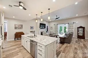 9610 Cresswind Blvd, Charlotte, NC 28215 - Photo 13