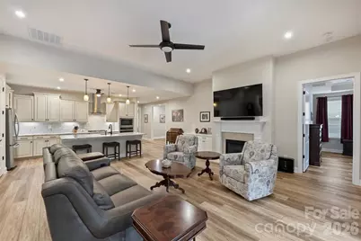 9610 Cresswind Boulevard, Charlotte, NC 28215 - Photo 17