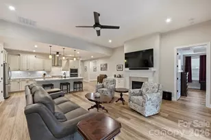 9610 Cresswind Blvd, Charlotte, NC 28215 - Photo 17