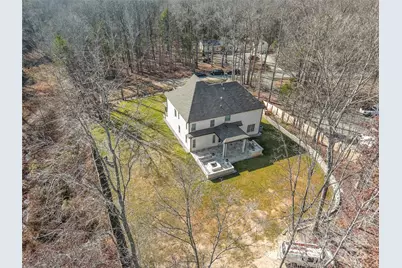 8804 Casa Lake Drive, Charlotte, NC 28215 - Photo 5