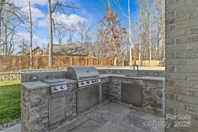 8804 Casa Lake Drive, Charlotte, NC 28215 - Photo 11