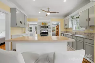 318 N Academy St, Mooresville, NC 28115 - Photo 17