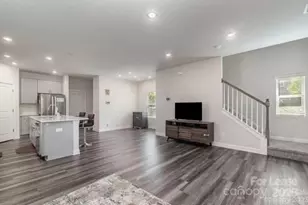 1304 Colgher St, Charlotte, NC 28227 - Photo 3