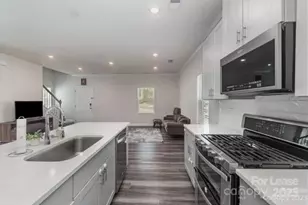 1304 Colgher St, Charlotte, NC 28227 - Photo 7