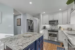 13401 Harbor Oaks Ln, Charlotte, NC 28278 - Photo 9