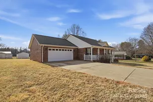 158 Polly Dr, Statesville, NC 28625 - Photo 31