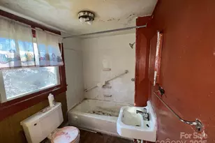 3133 Ed Bowman St, Morganton, NC 28655 - Photo 11