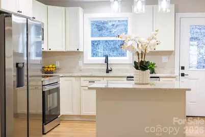 328 Bowditch Street #2B, Burnsville, NC 28714 - Photo 7