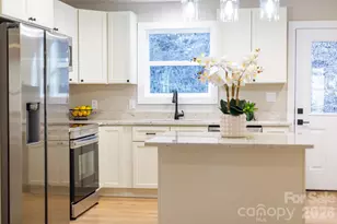 328 Bowditch St, Burnsville, NC 28714 - Photo 7